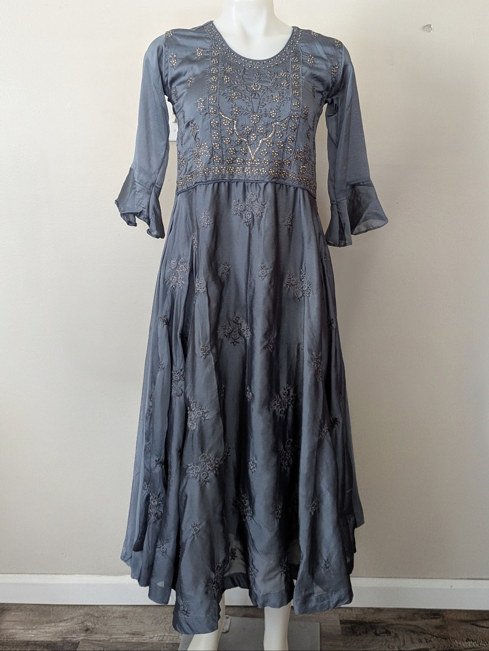 Gray Women's Kurta Top Embroidered Jewels 3/4 Sleeve Indian South Asian Pakistan